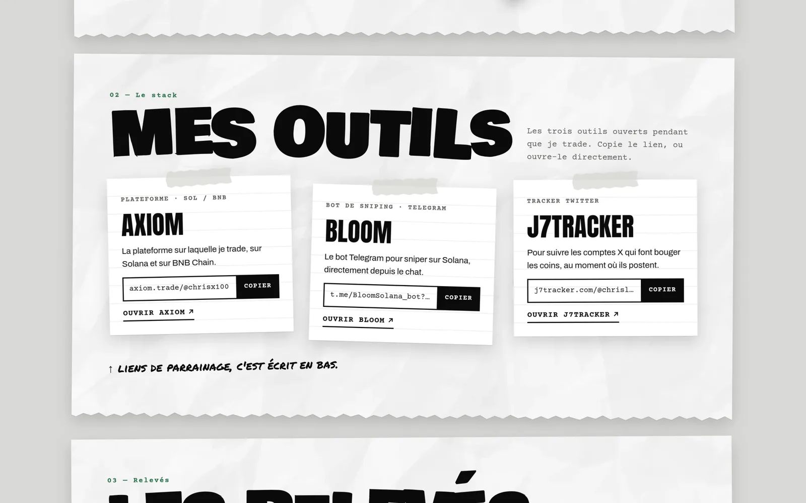 Ses outils, sur fiches scotchées